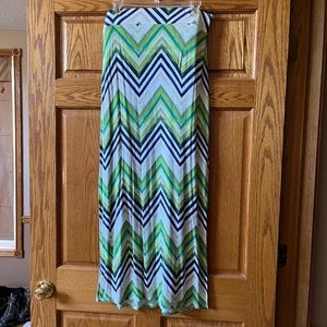A.n.a. maxi skirt. Green, navy & white chevron pattern. Side slits. EUC. Medium